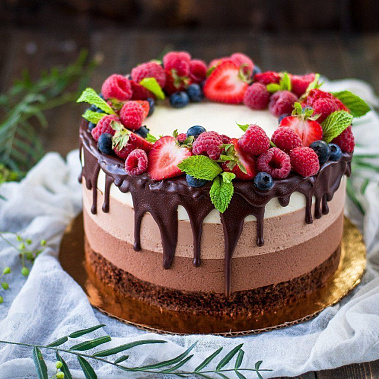 Торт "Три шоколада" купить - серов.сладкоежкин.рф